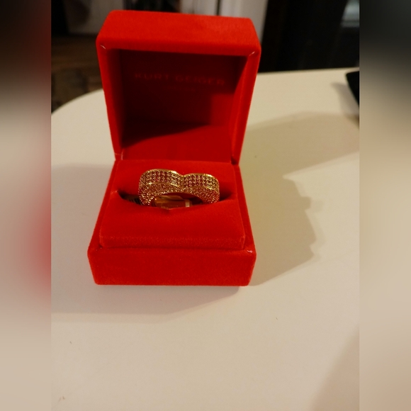Kurt Geiger Gold and red Ring heart size 8 - Picture 3 of 6
